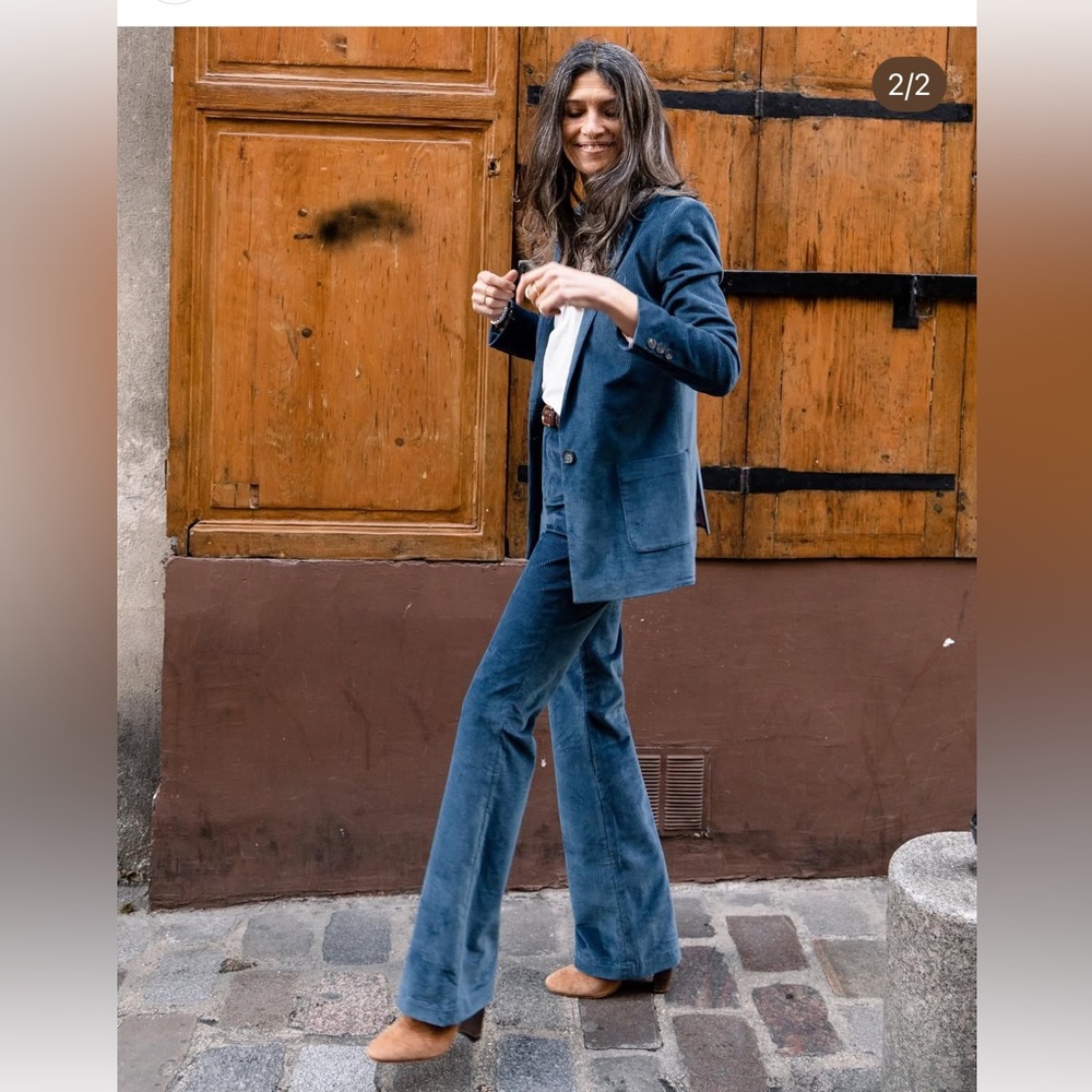 Stylish Women's Blue Velvet Blazer and Pants Set